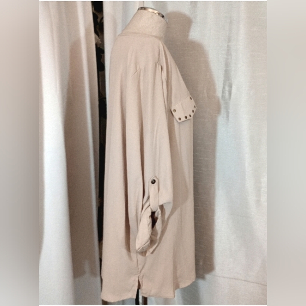 Heart Soul Studded Tab Sleeve V-Neck Blouse, 3X - Picture 6 of 9
